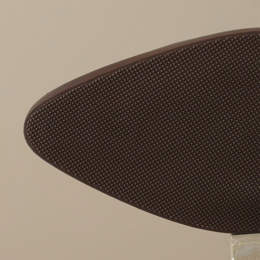 Corvinia | Women&