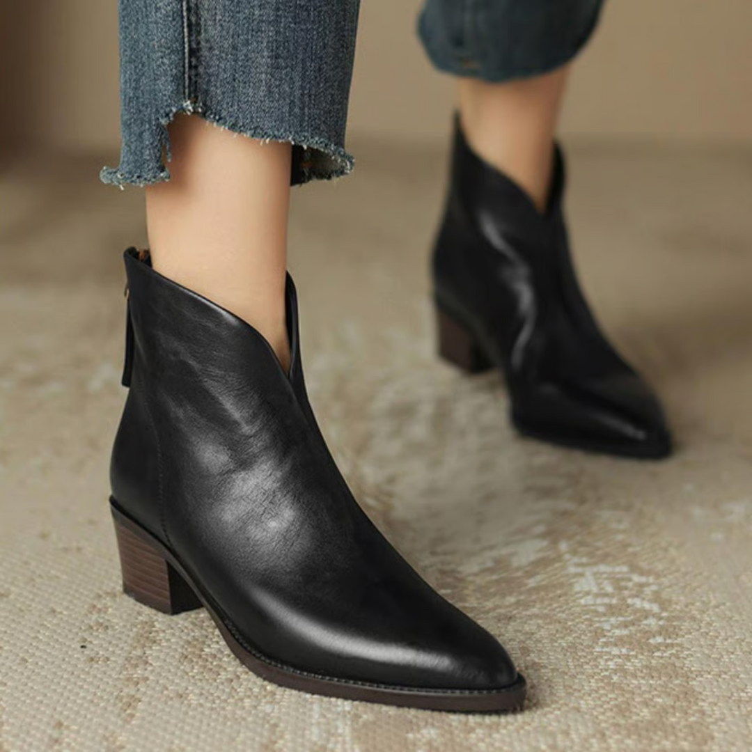 Corvinia | Women&