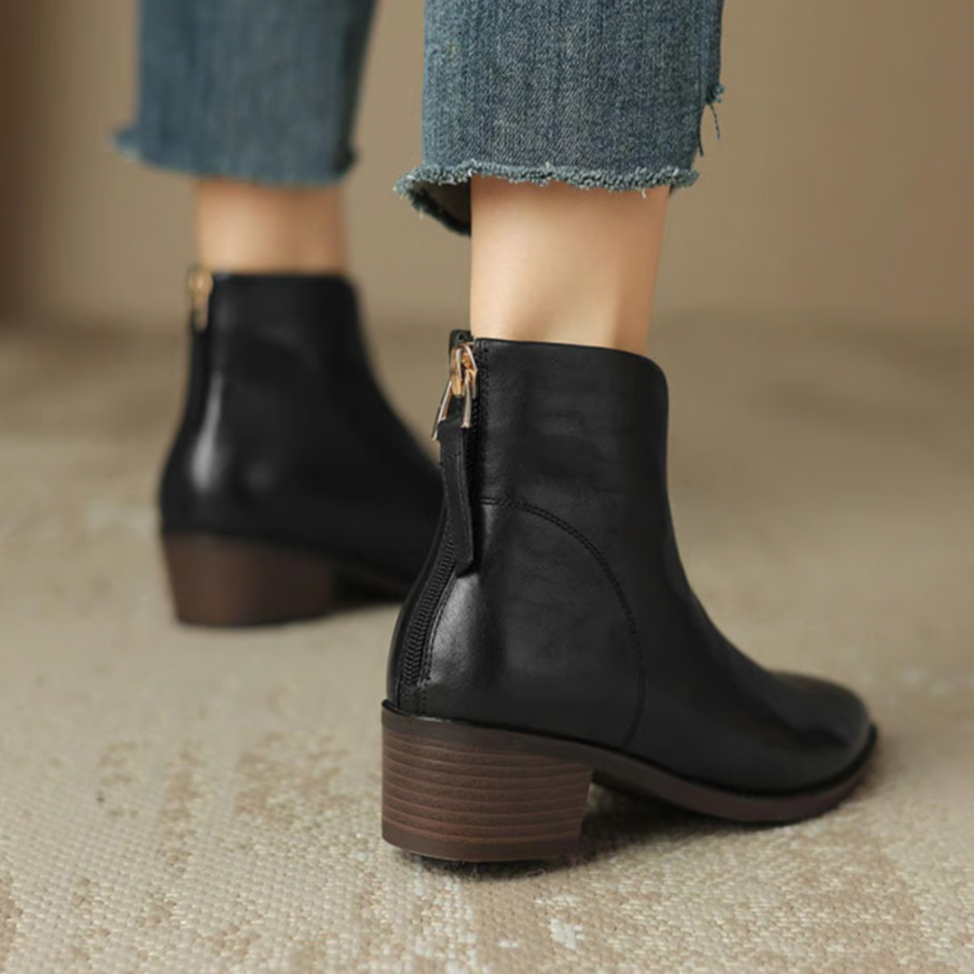 Corvinia | Women&