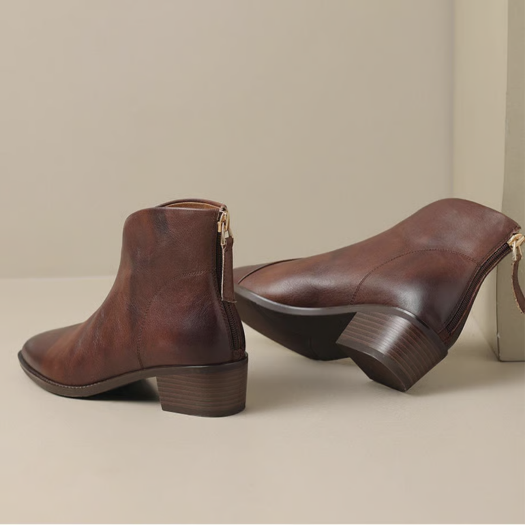 Corvinia | Women&