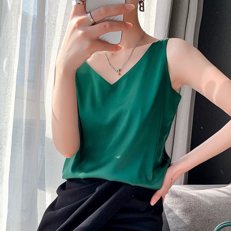 Ilara | Women's V-Neck Sleeveless Tank Top - Image 2