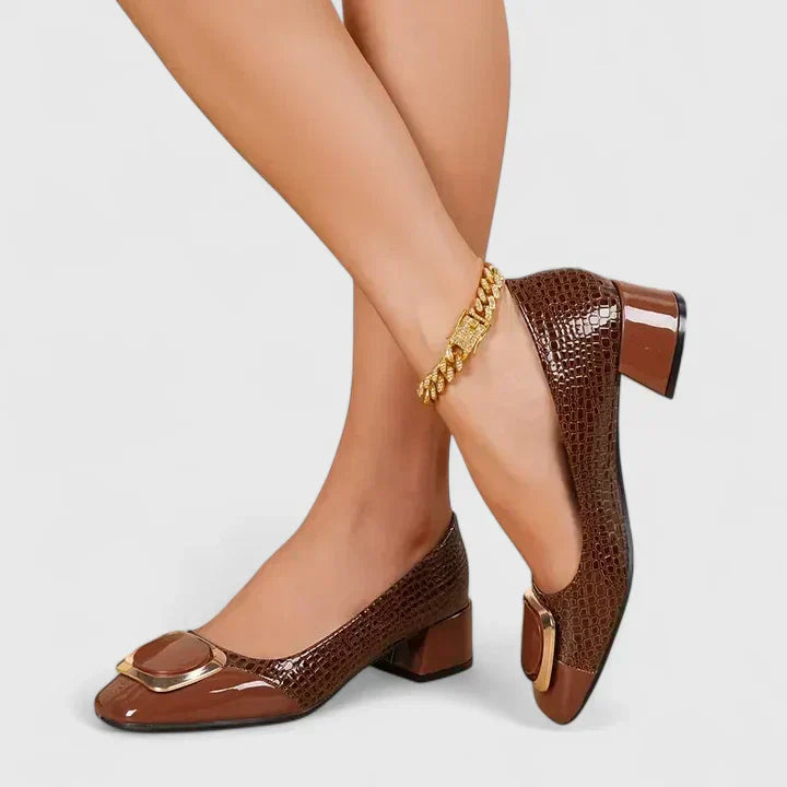Hallie | Women&