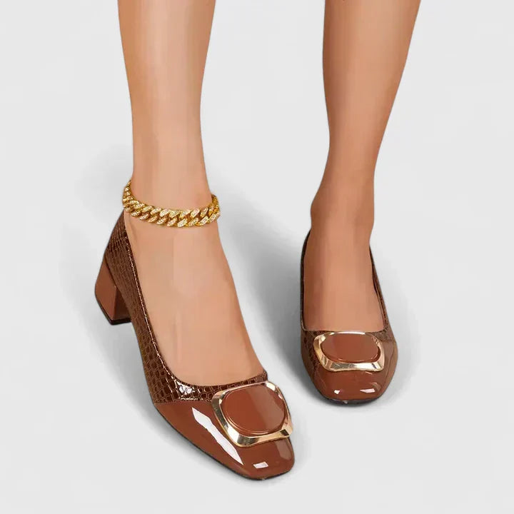 Hallie | Women&