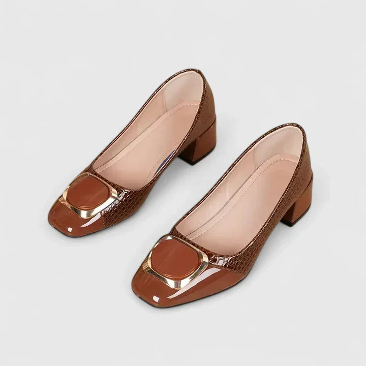 Hallie | Women&
