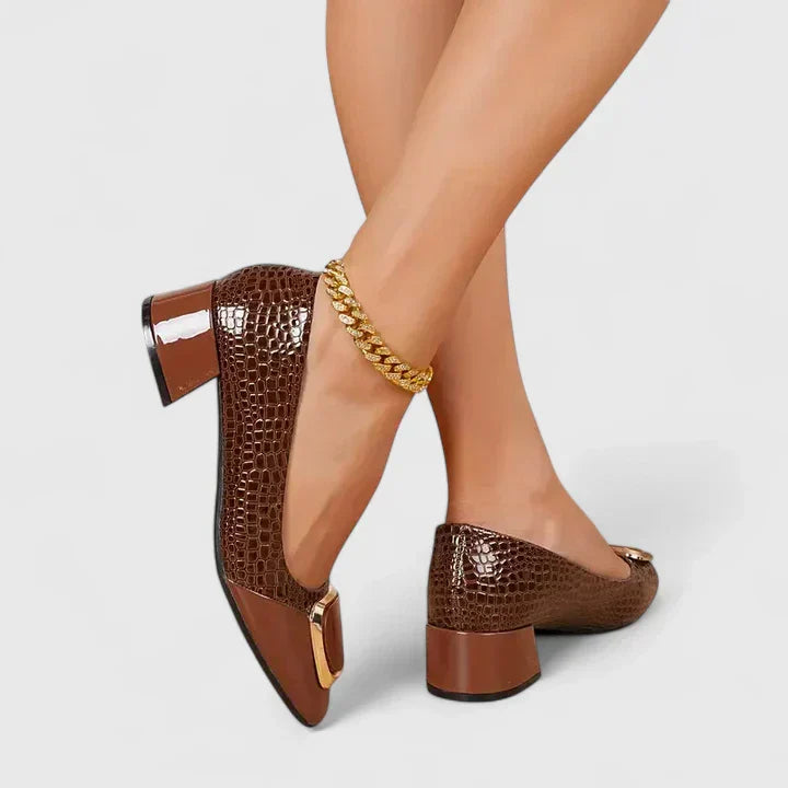 Hallie | Women&