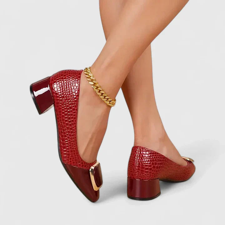 Hallie | Women&