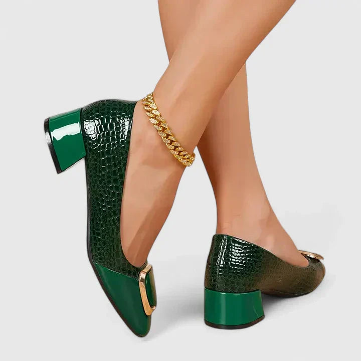 Hallie | Women&
