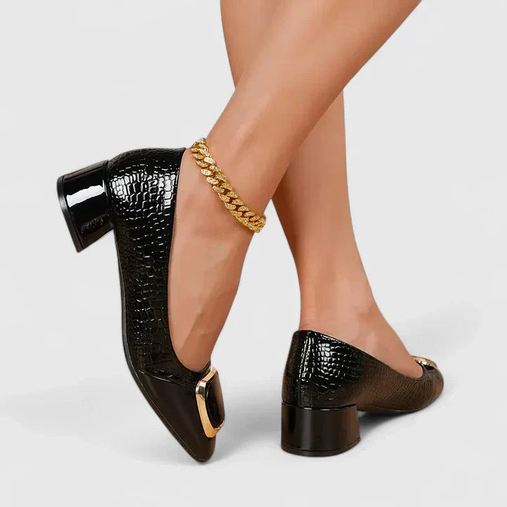 Hallie | Women&